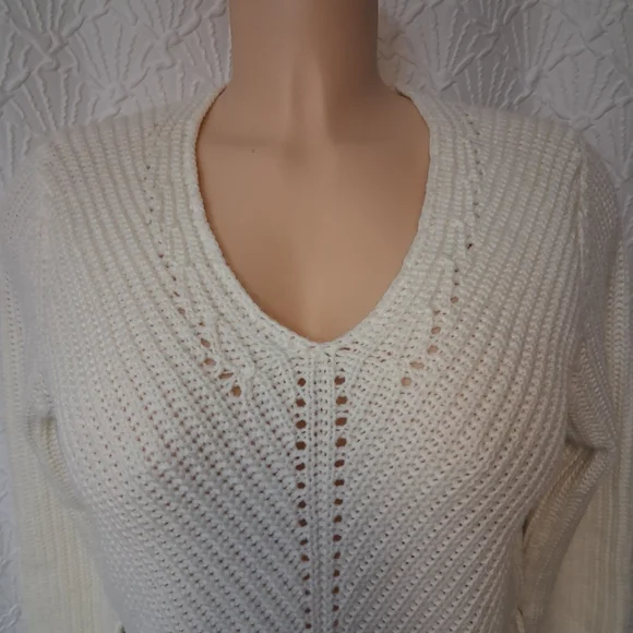 John + Jenn Cream V-Neck Sweaterwomen Size M - Picture 7 of 16